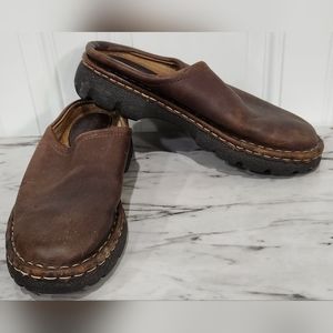 Eddie Bauer brown leather mules women's size 9